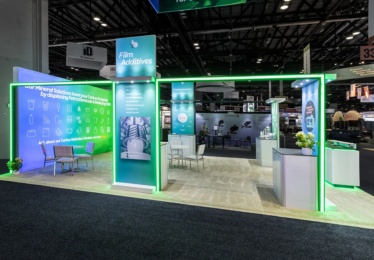 Heritage Plastics 20x30 booth at NPE built around a structural column